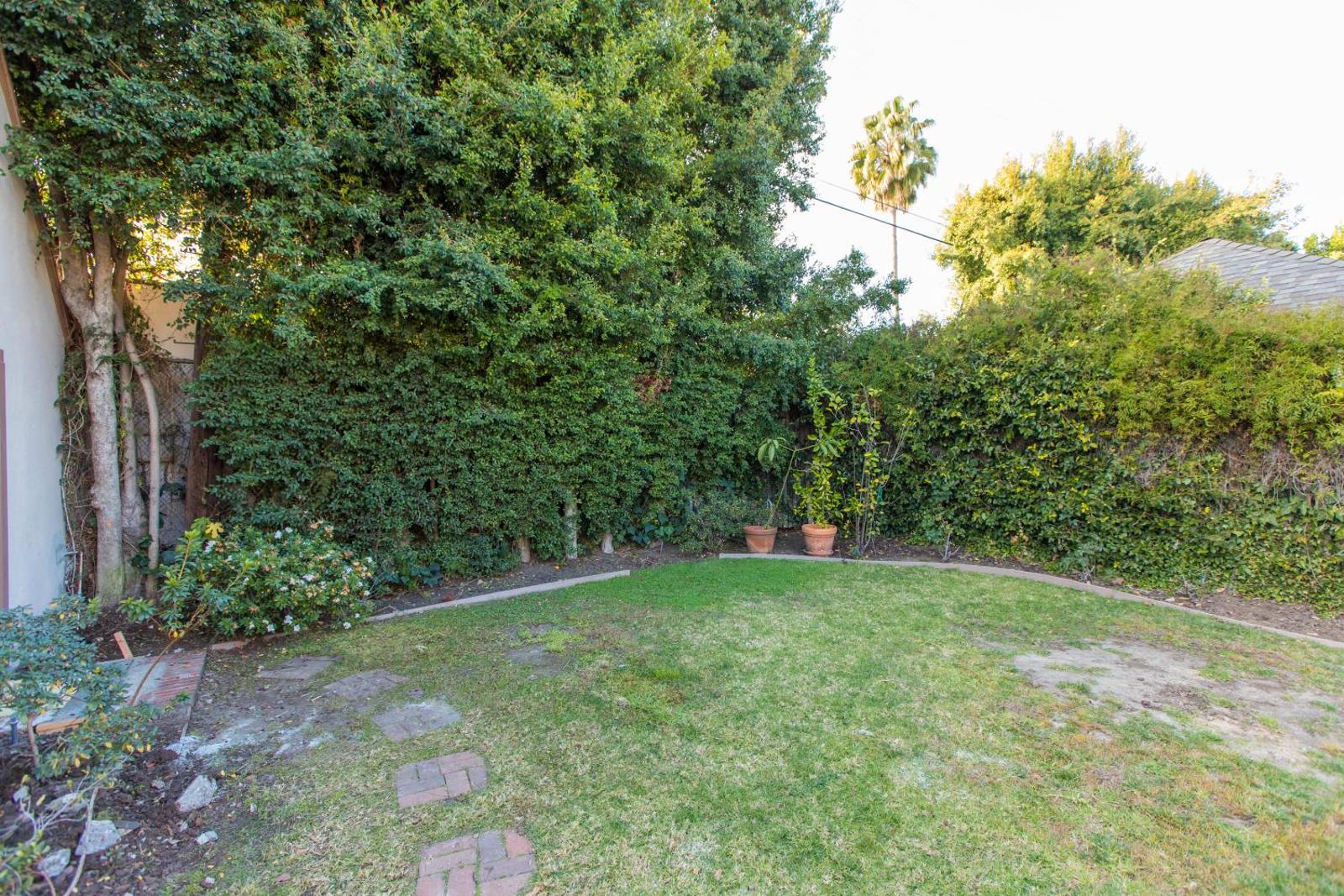 BRAND NEW! The Perfect Backhouse In Center Of LA Main image 1